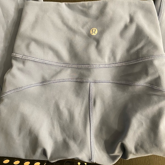 Lululemon leggings in movement size 2 - Picture 2 of 2